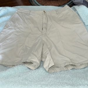 KAKI SHORTS